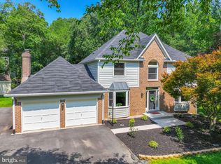 2900 Taj Dr, Oakton, VA 22124