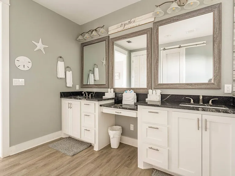 Palm Ridge Dr — Photo 20