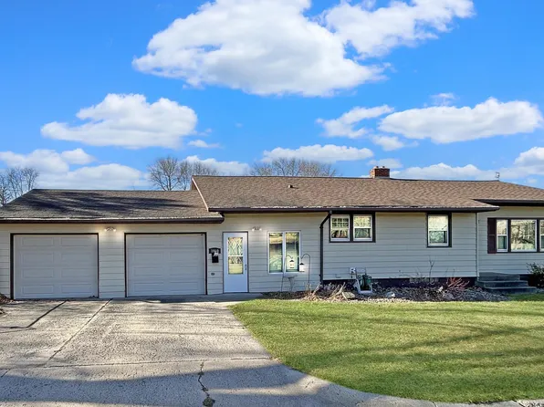 1010 11th St, Granite Falls, MN 56241