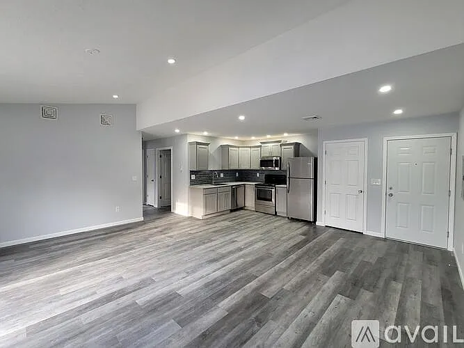 4 Sapphire Ln #5 — Photo 9