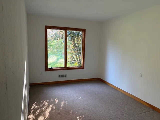 165 Heather Ln — Photo 6