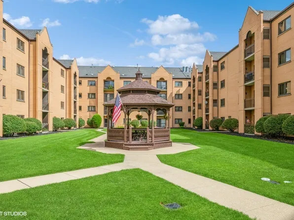 7400 W Lawrence Ave Unit 430, Harwood Heights, IL 60706