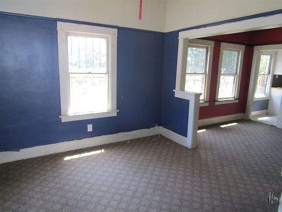 3rd image of 3209 Market St