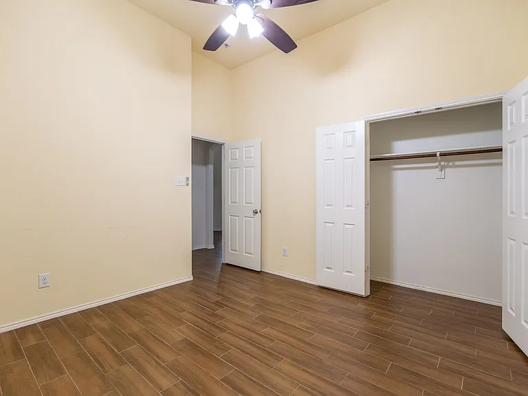 1912 Christopher Creek Dr — Photo 16
