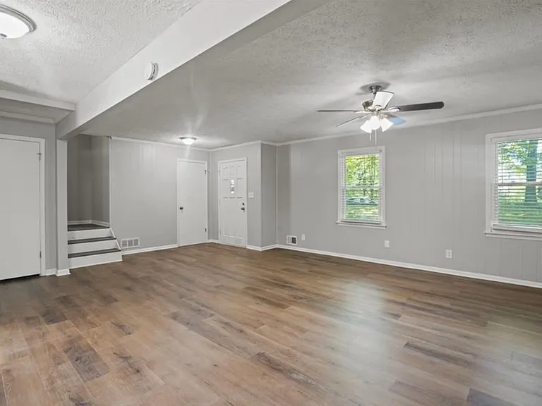 703 Navaho Ct — Photo 9
