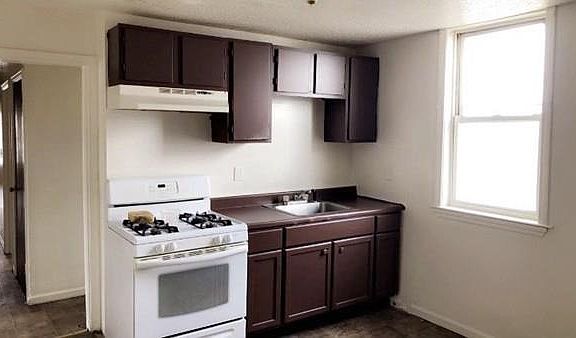 2nd image of 78 Huntington St #3