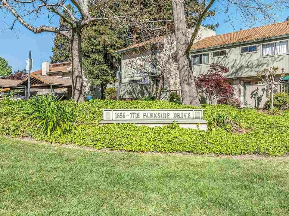 1662 Parkside Dr #1662