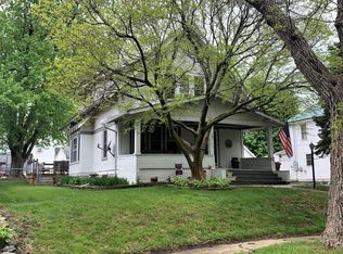 109 S Walnut St, Carroll, IA 51401