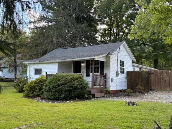 5429 Catawba Valley Dr, Catawba, VA 24070