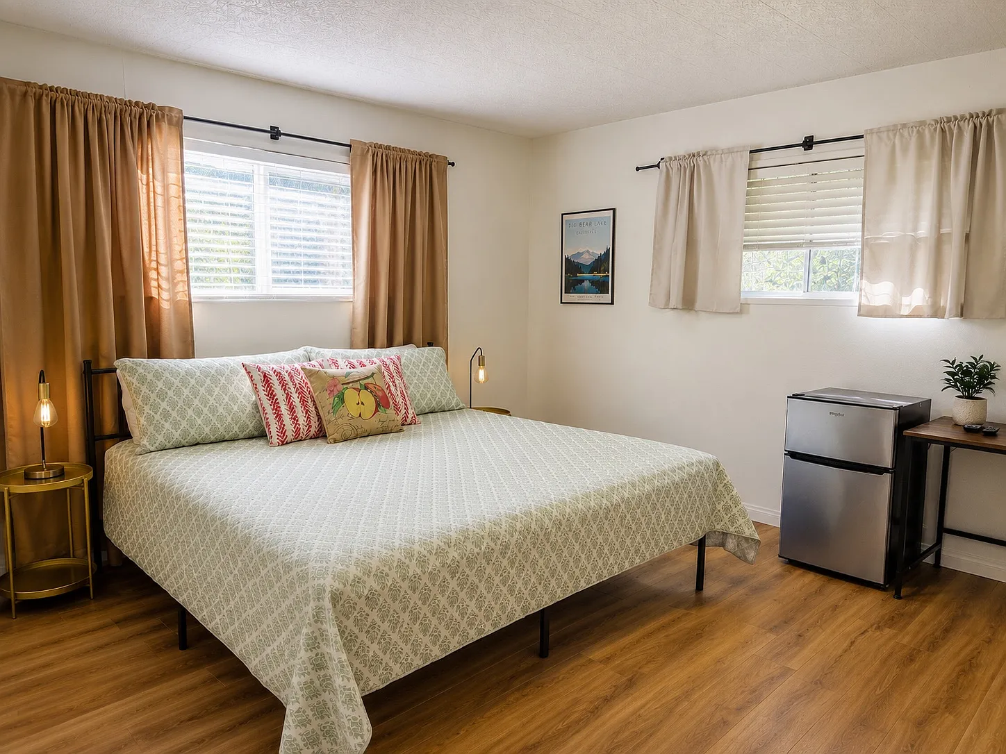 1 bed, 400 sqft, $900 — Photo 1