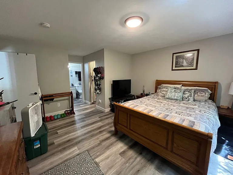 1320 Riverside Dr — Photo 8