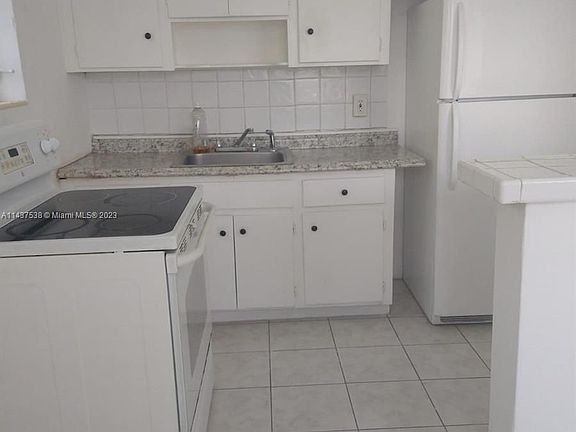 4th image of 2031-170 N 1st Ave #1
