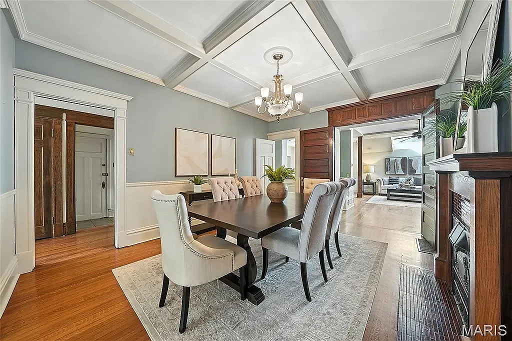 4 bed, 2.5 bath, 2010 sqft, $3,250 — Photo 3
