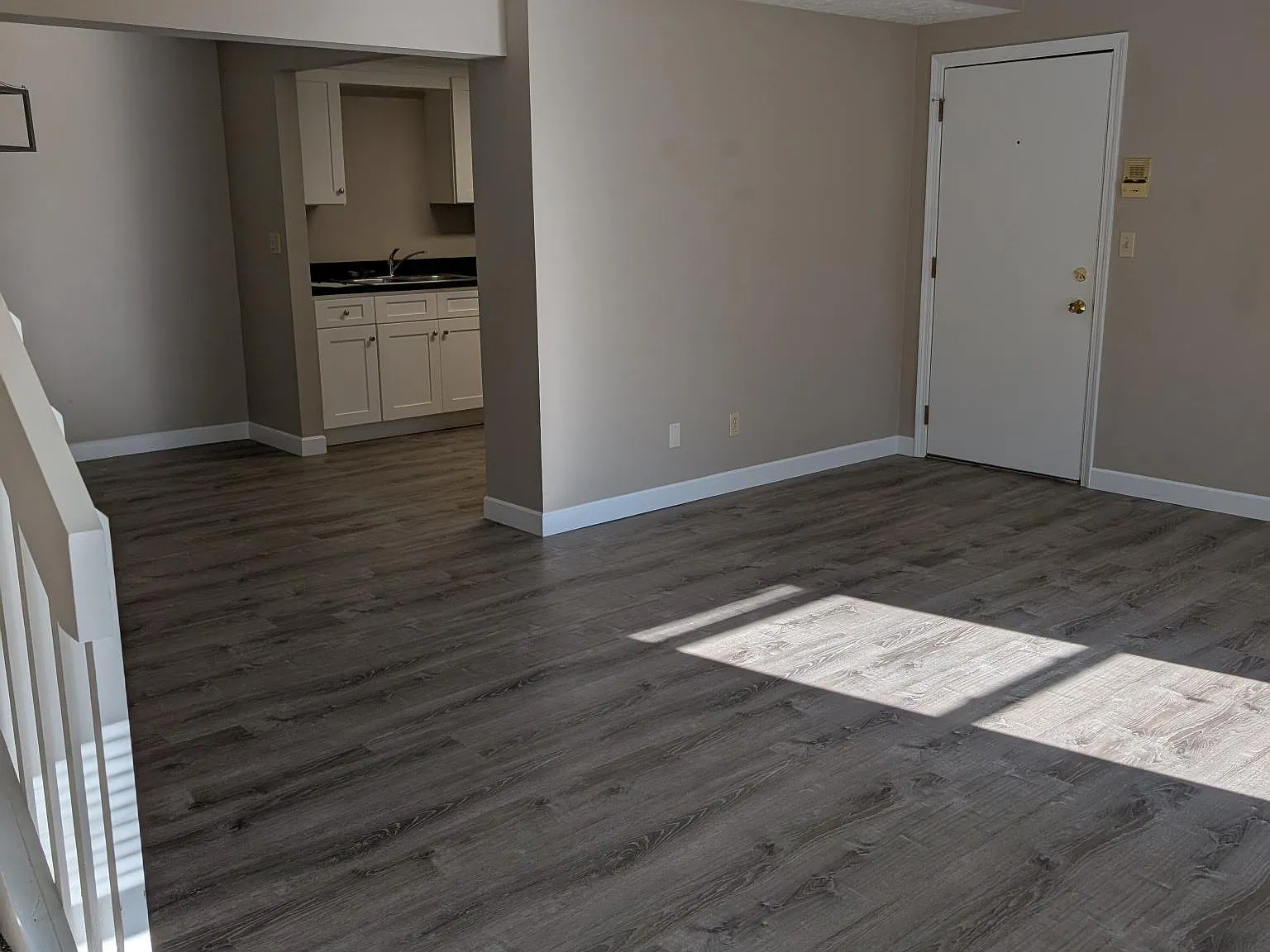 2 bed, $1,200 — Photo 2