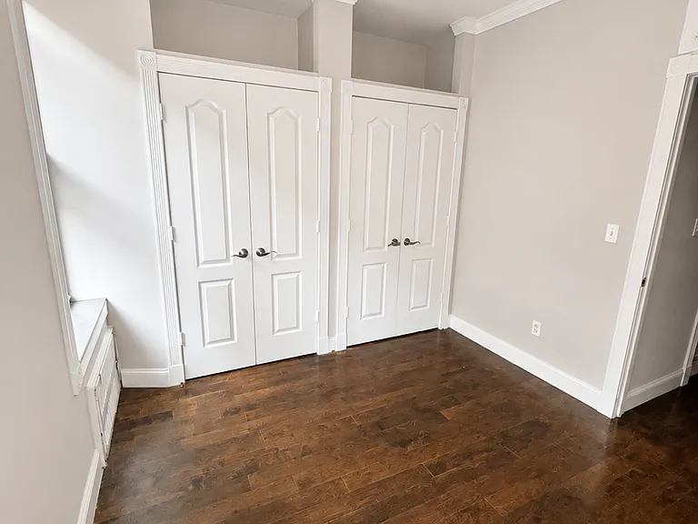 209 E 25th St #2A — Photo 5