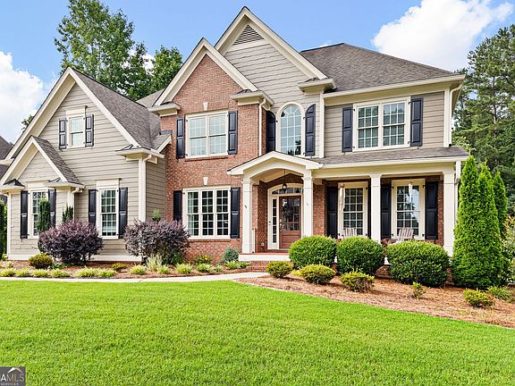 4th image of 227 Oakwind Point