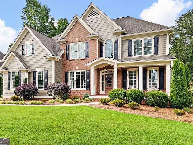 227 Oakwind Pte — Photo 1