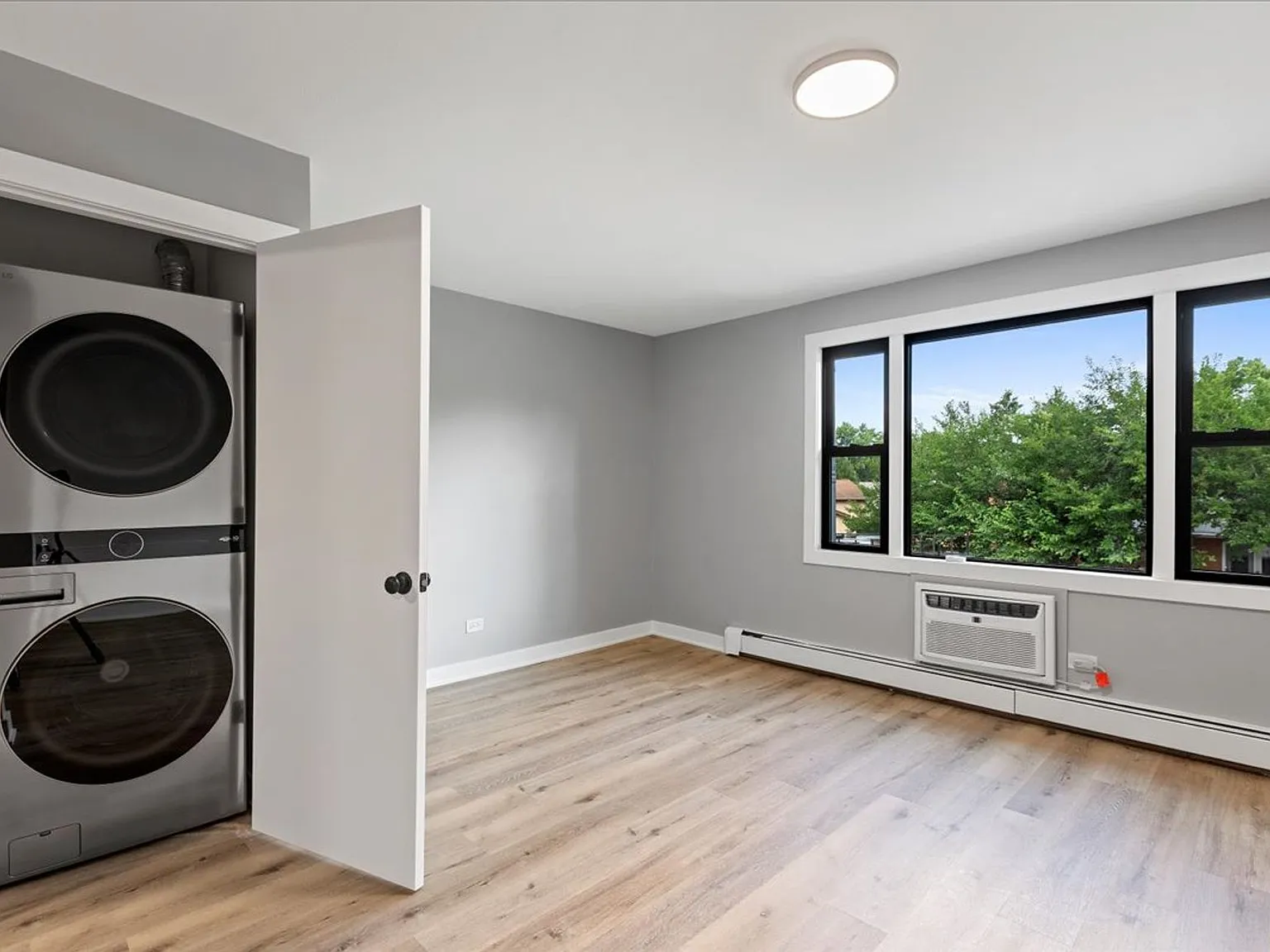Maple Grove Apartments - Luxury and Convenience in Mundelein! — Photo 4