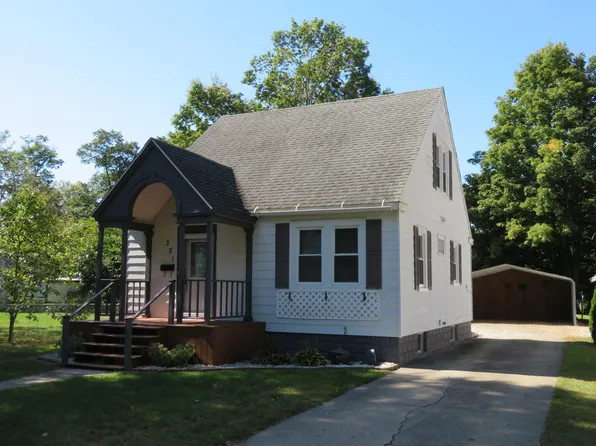 221 N Nottawa St, Centreville, MI 49032