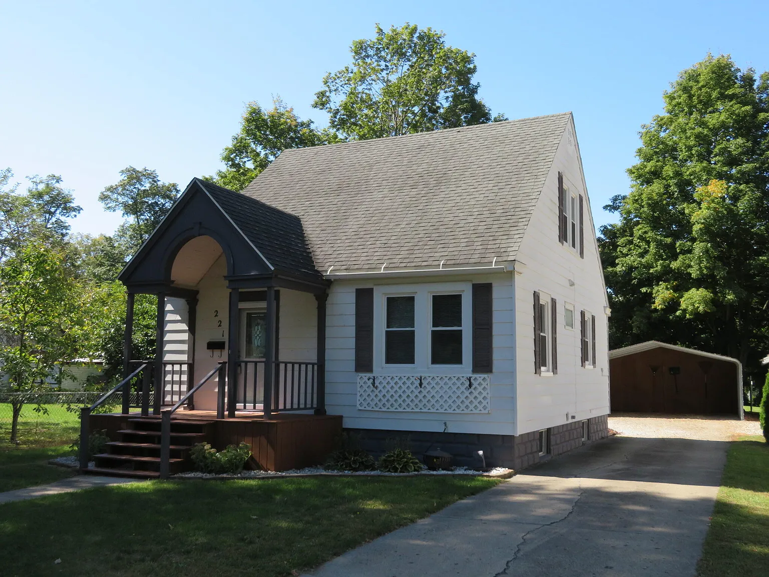221 N Nottawa St photo 1