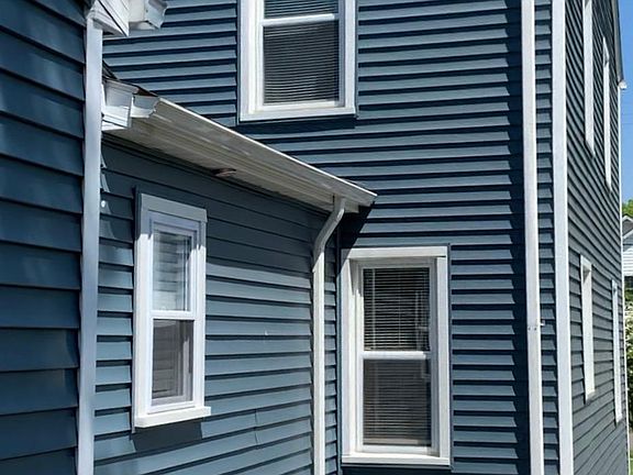 2nd image of 47 Renwick Dr