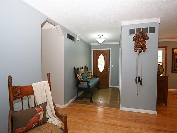 3rd image of 1231 Elmwood Dr