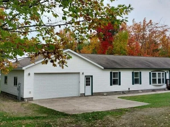 169 N Westshore Dr, Sault Sainte Marie, MI 49783