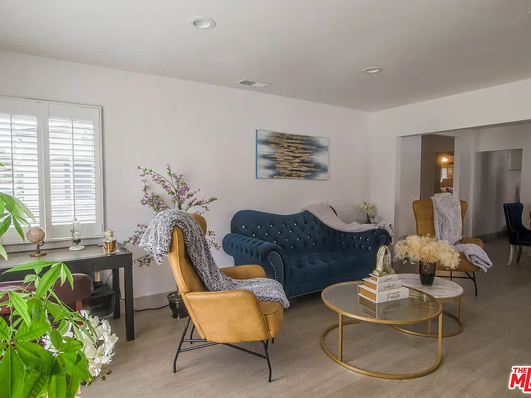 2223 W 78th Pl — Photo 2
