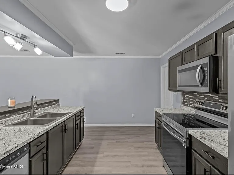 139 Charlton Rd — Photo 8