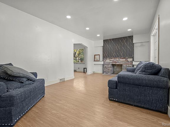 4th image of 11407 Abington Ave