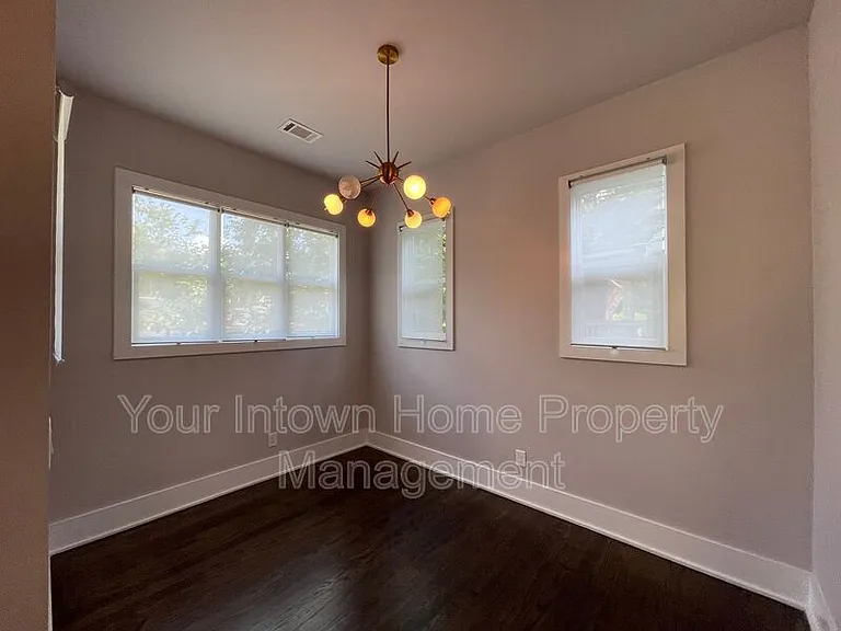 26 Walthall St NE — Photo 8