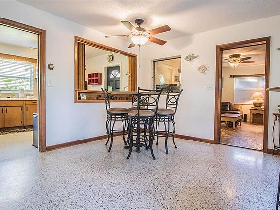 5th image of 519 W Shady Ln
