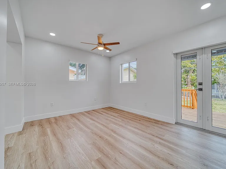 4345 SW 5th Ter — Photo 18
