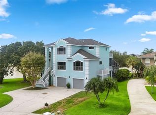 2106 Pelican Ct, Tarpon Springs, FL 34689