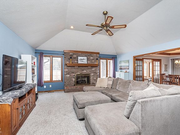 4th image of 383 Nottinghill Ct