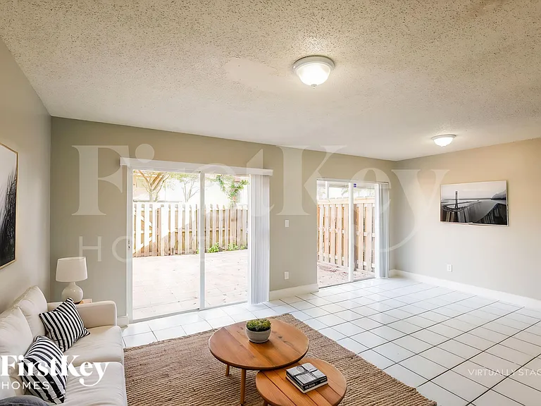 13921 SW 173rd Ter — Photo 4