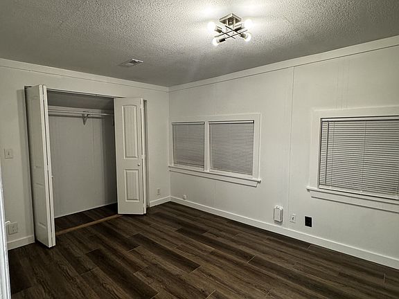 5th image of 308 E Greeley St