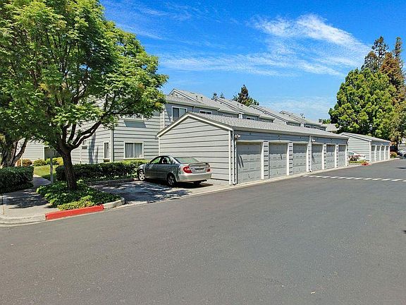 4th image of 1592 Thornleaf Way