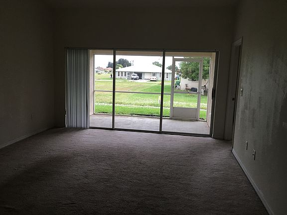 4th image of 519 SE 5th Ave