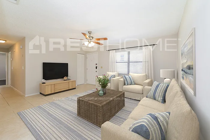 1595 Country Club Blvd — Photo 4