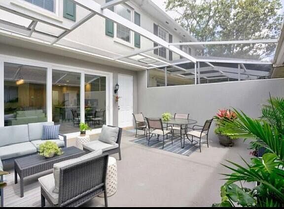 4th image of 272 Murray Ct