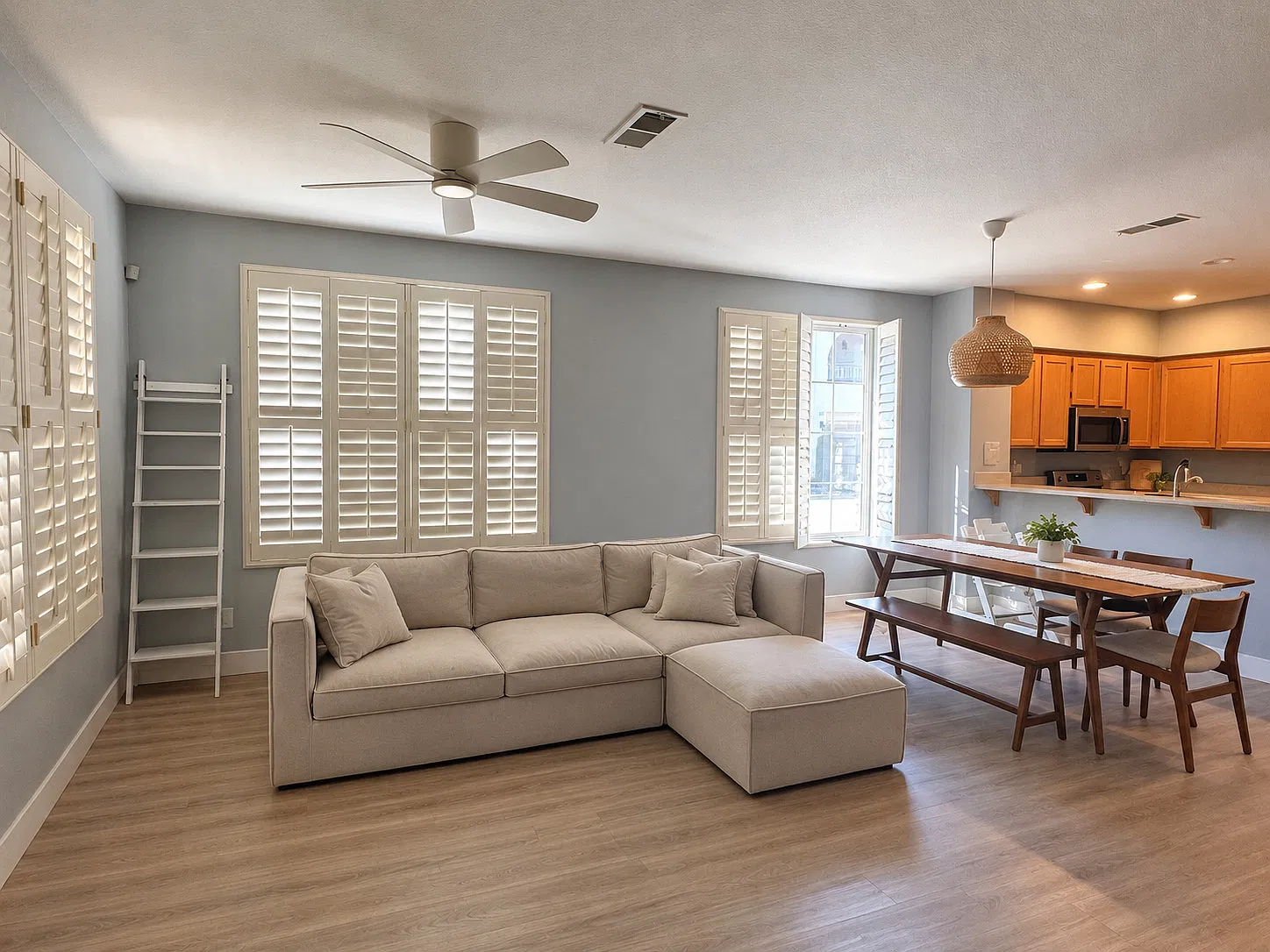 3 bed, 2.5 bath, 1303 sqft, $3,895 — Photo 3