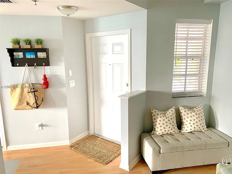 3245 NE 184th St #13403 — Photo 9