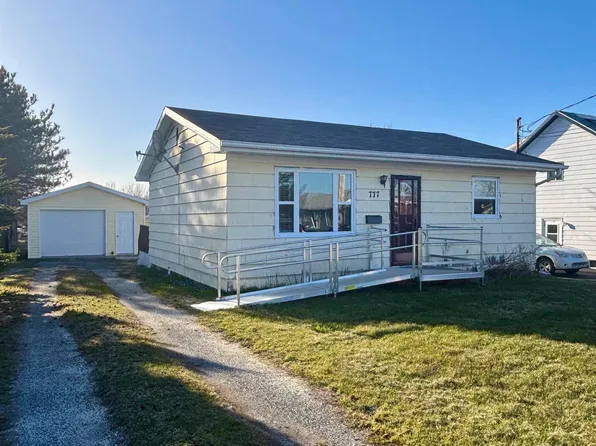 777 Forsyth St, New Waterford, NS B1H 2Y6
