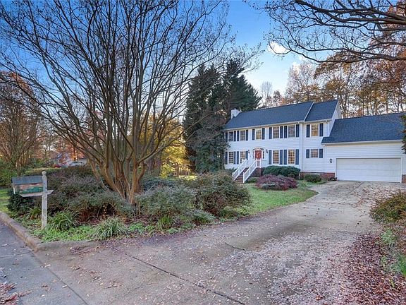 2nd image of 1409 Ashland Dr