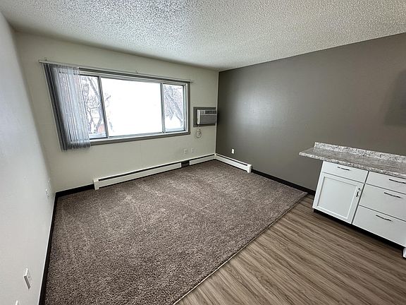 2nd image of 209 S Roosevelt St #16