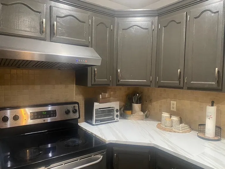 1217 NE Applewood St — Photo 7
