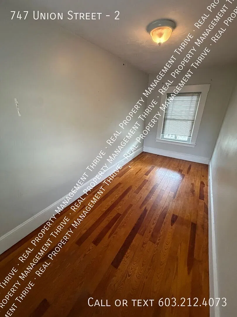 Large Upper level 3br Unit — Photo 2