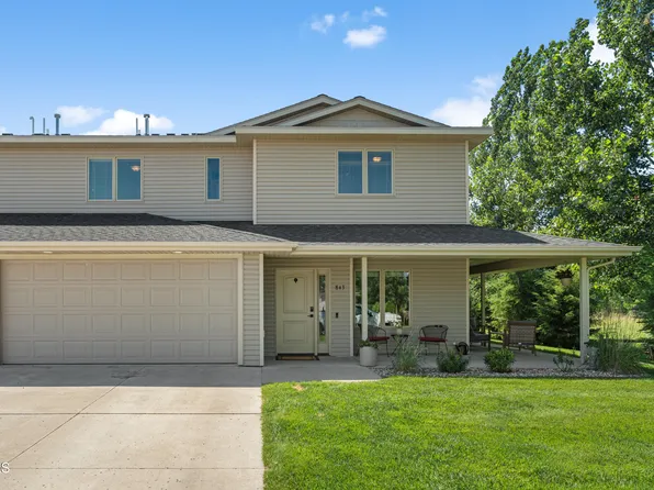 843 Mayflower Dr, Bismarck, ND 58504