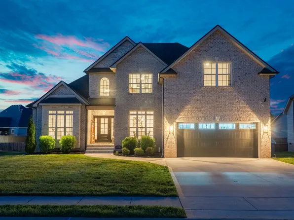 238 Cotoneaster Ln, Clarksville, TN 37043